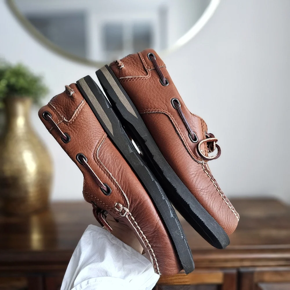 Clarks Brown Leather Boat Shoes Men’s 9M Classic Moc Toe Loafers